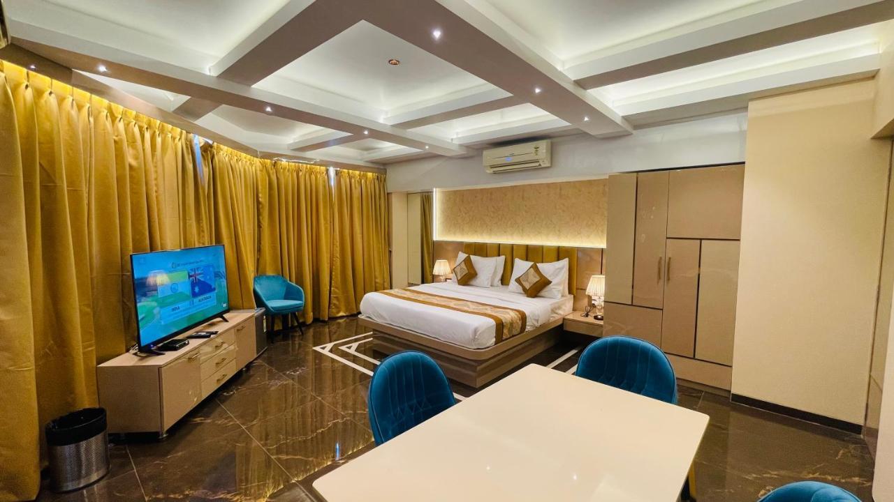 מומביי Home2 Renaissance Club מראה חיצוני תמונה